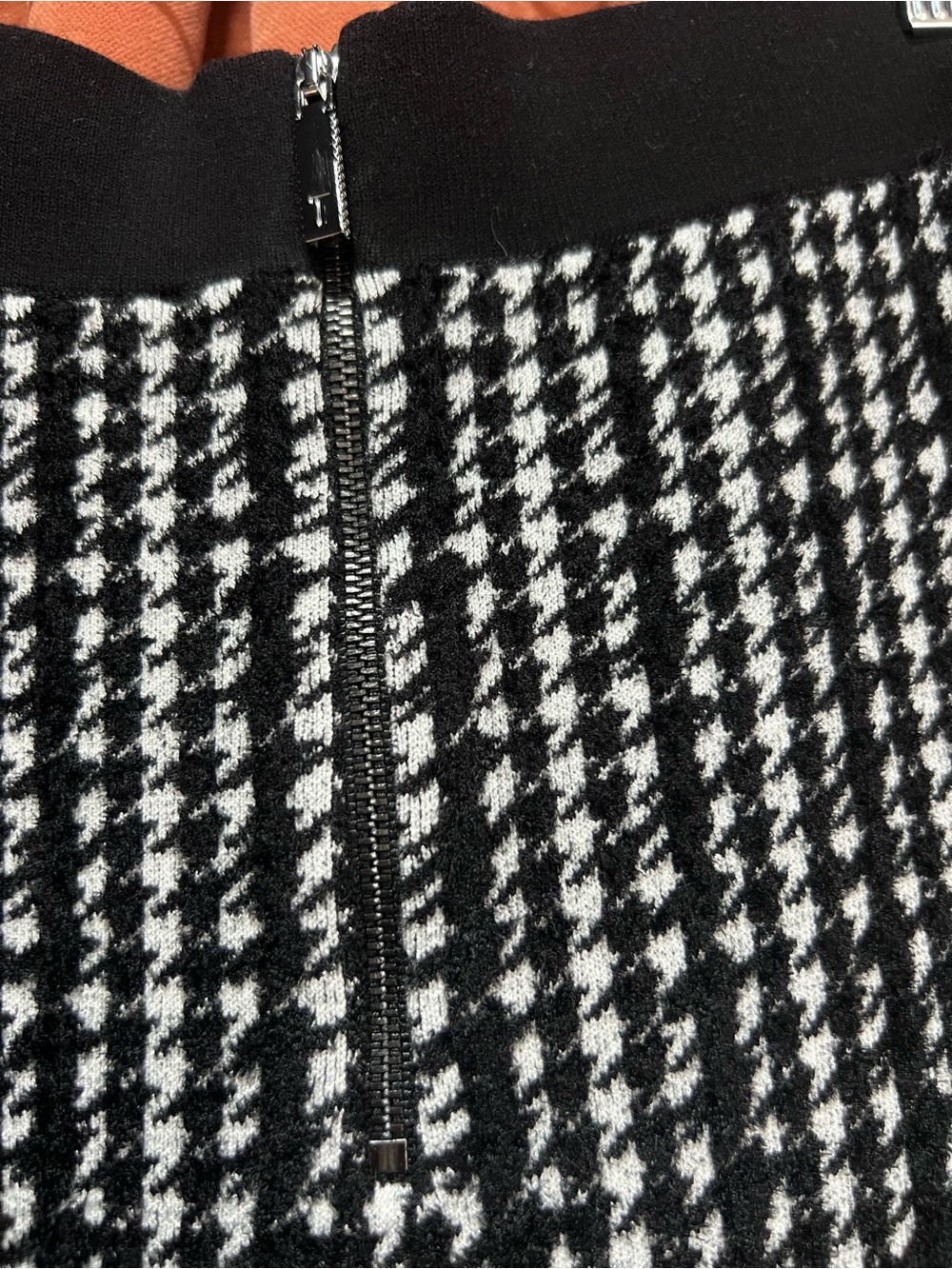 Ted Baker Black and White Houndstooth Midi Skirt - Picture 4 of 7